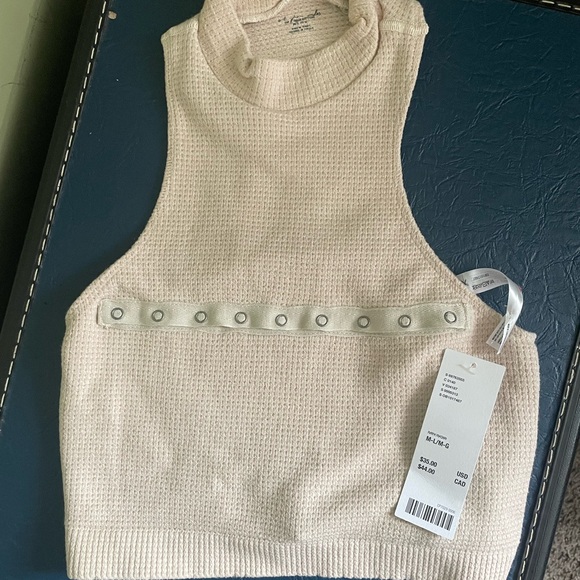Urban Outfitters Tops - Urban Outfitters Out From Under Cream Sleeveless Knit Crop Top Sz ML